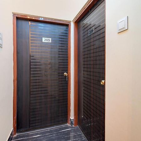 Hotel O Chilli Pepper Hotel And Restaurant كولكاتا المظهر الخارجي الصورة