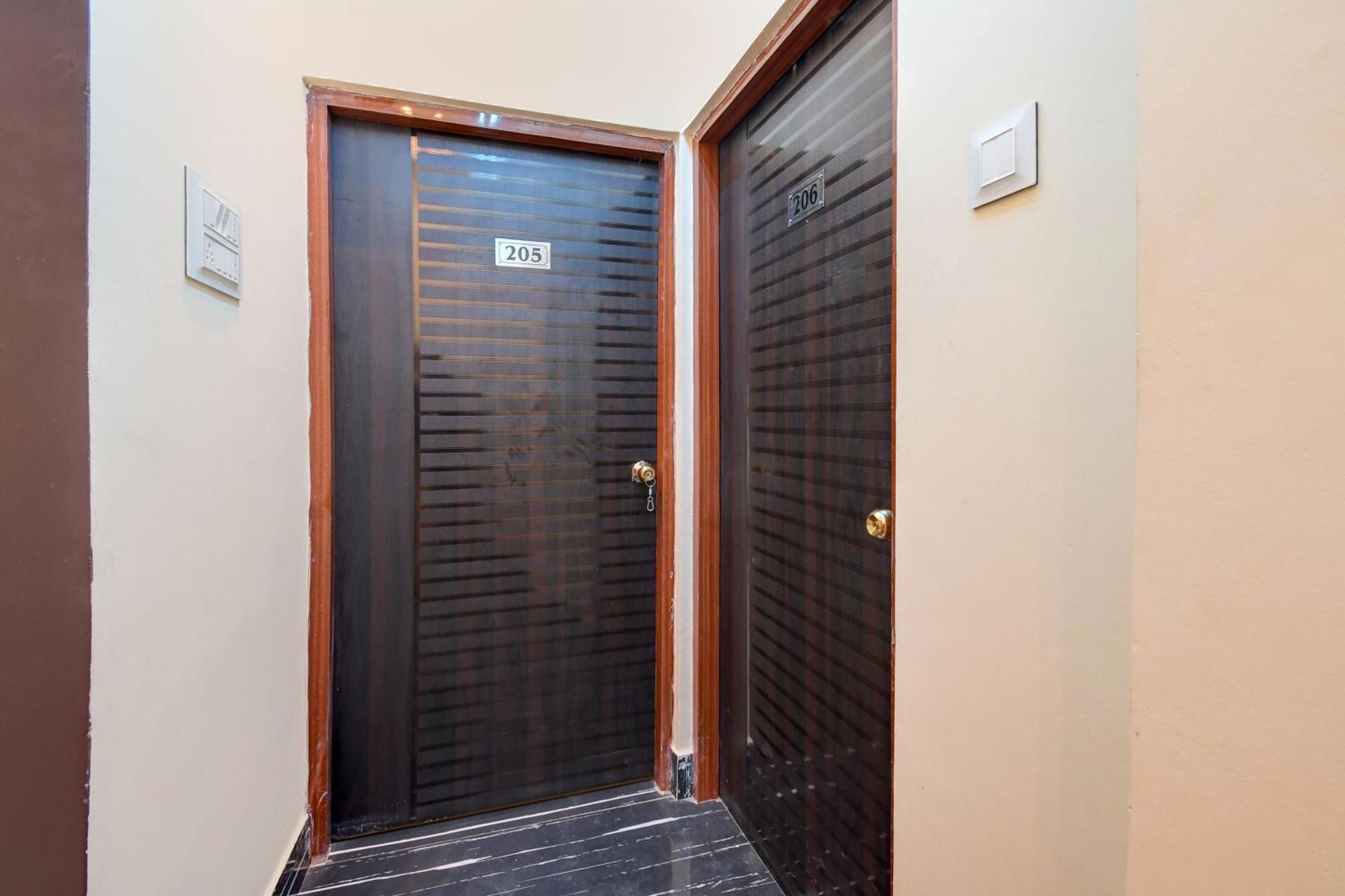 Hotel O Chilli Pepper Hotel And Restaurant كولكاتا المظهر الخارجي الصورة